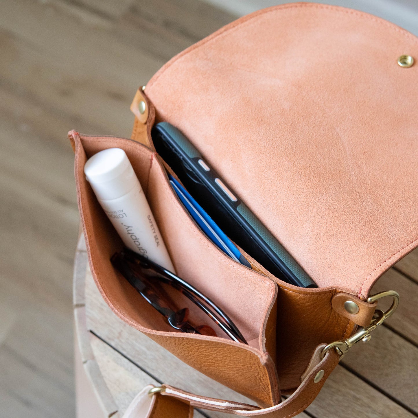 Eloise Crossbody in Tan
