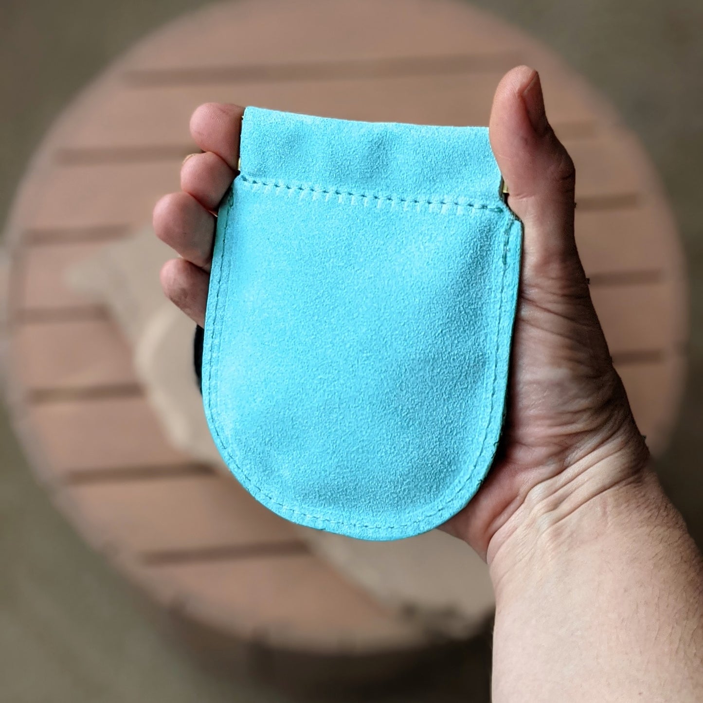 Pebble Pinch Pouch in Juniper + Mint