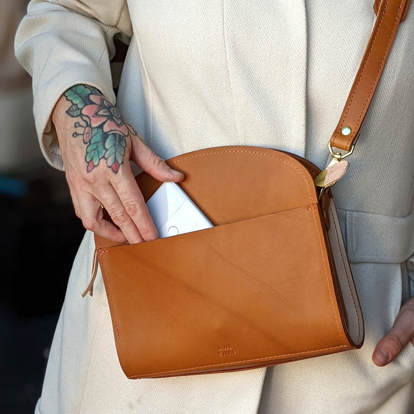 Georgia Crossbody, Caramel Tan