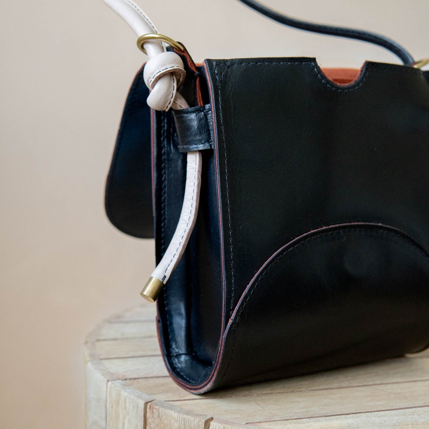 Helga Crossbody in Black