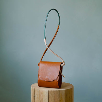 Helga Crossbody in Tan