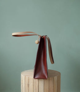 Lola Box Tote in Chestnut