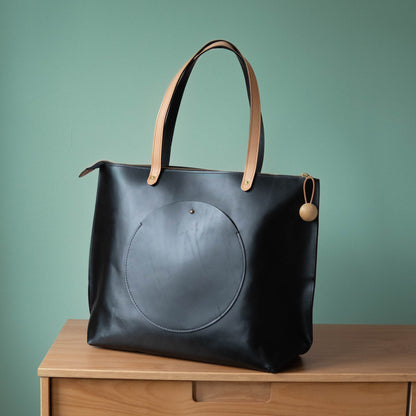 Artemis Weekender Tote in Black