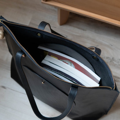 Artemis Weekender Tote in Black