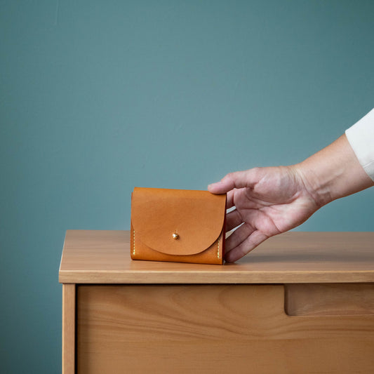 Juno Wallet in Caramel Tan