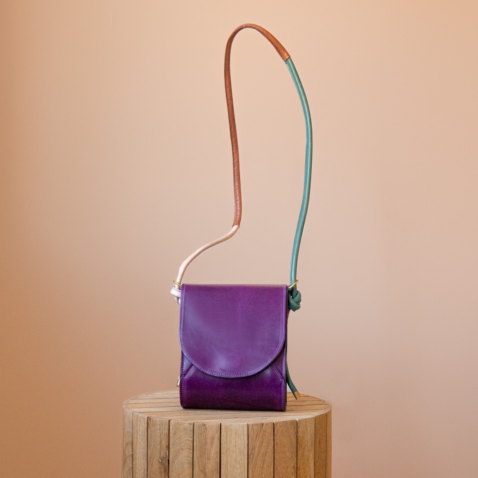 Helga Crossbody in Violet