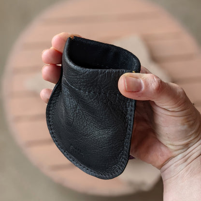 Pebble Pinch Pouch in Black