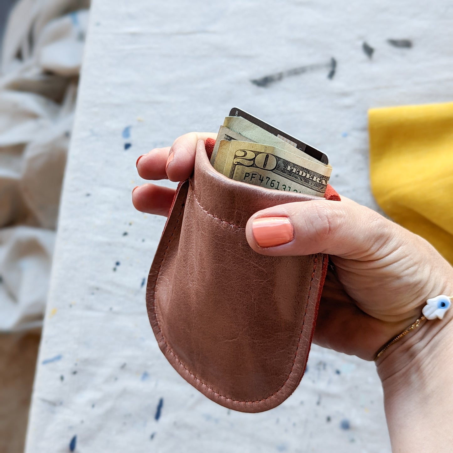 Pebble Pinch Pouch in Nude